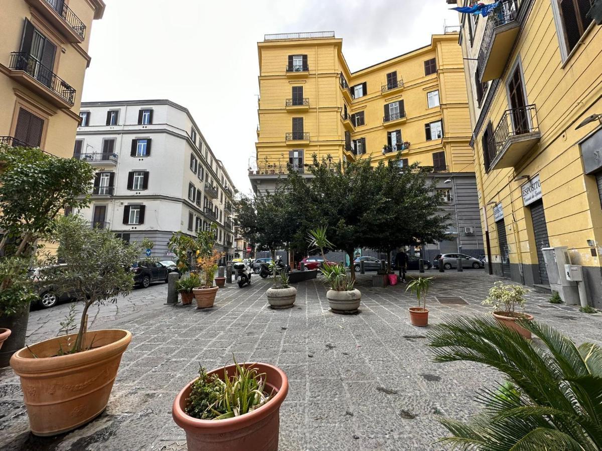 Flowers House Casa Vacanze Napoli Bagian luar foto