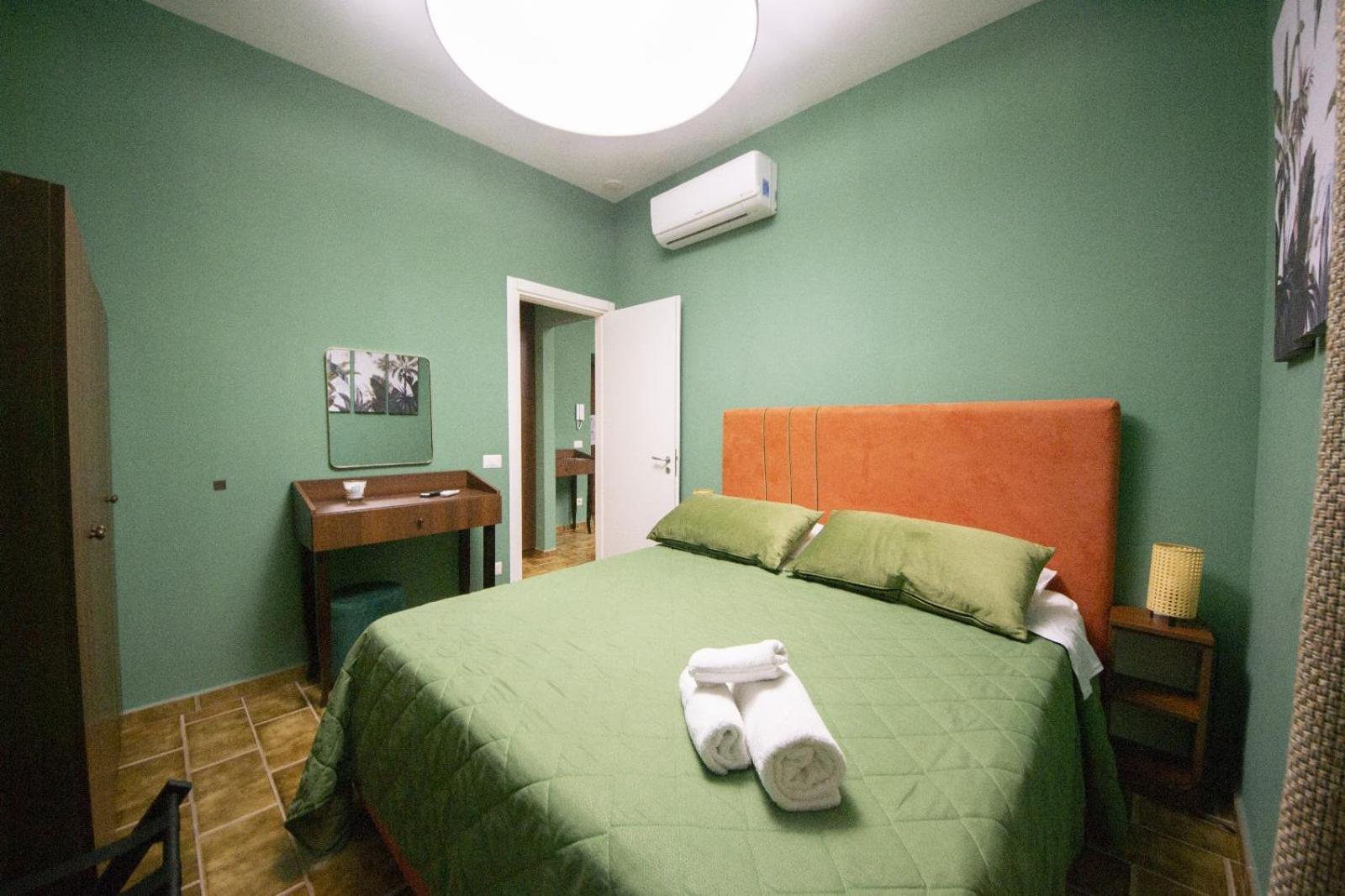 Flowers House Casa Vacanze Napoli Bagian luar foto